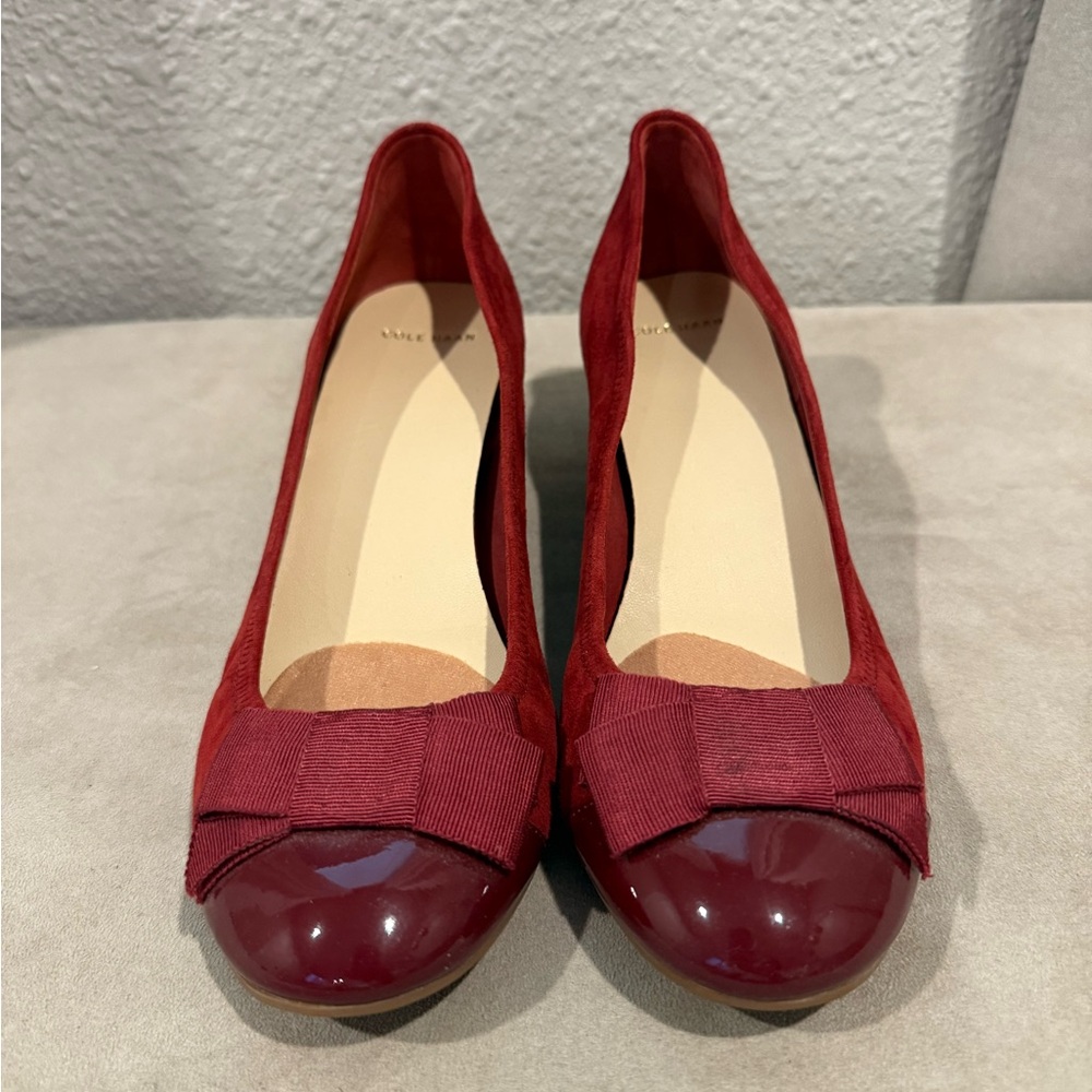 Cole Haan Burgundy Suede Patent Leather Bow Round Toe Wedge Loafers‎ Size 7B
